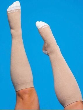 Wellow Compression Socks Sz L Unisex Tan All Day Comfort